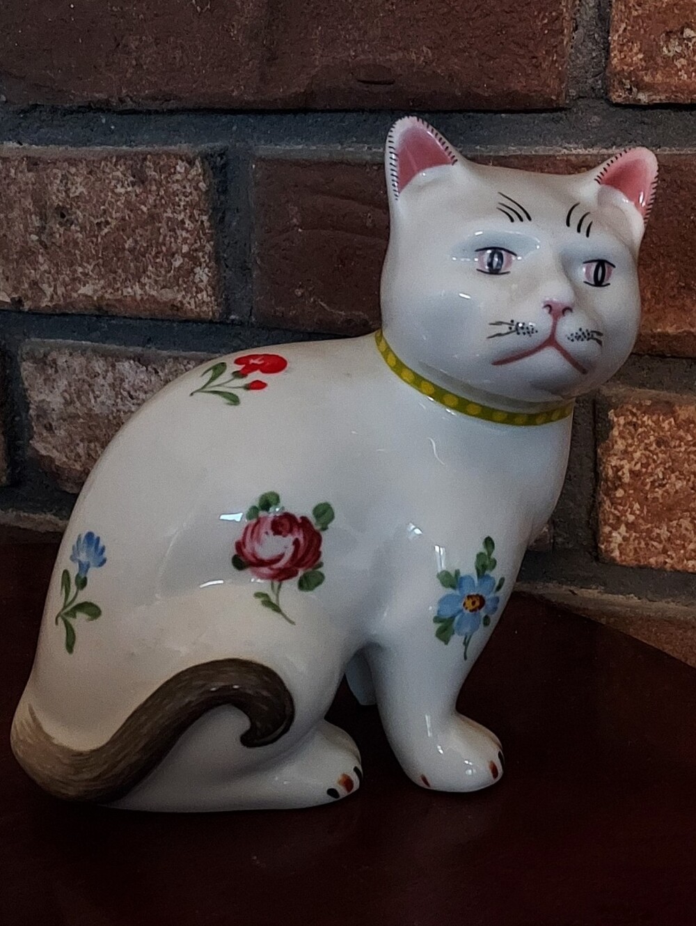 Metropolitan Museum of Art Cat Figurine Porcelain Collectible White Floral MET